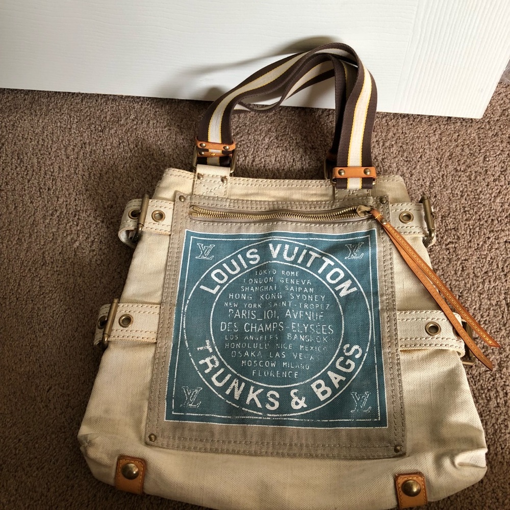 Louis Vuitton trunks & bags tote